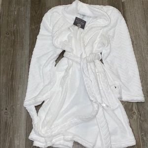 NWT Hotel Spa Collection Herringbone Plush Robe